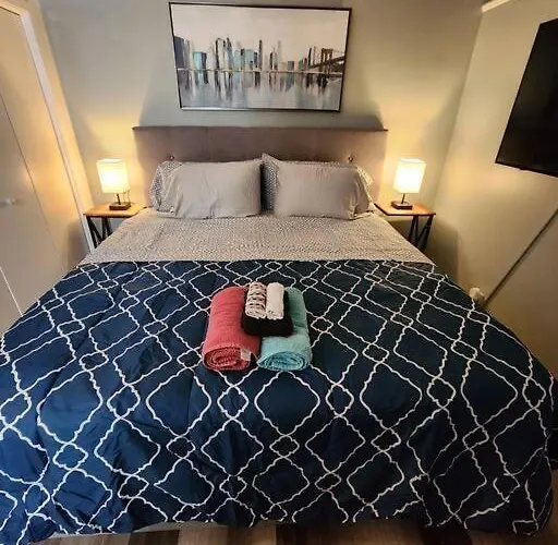 Blue Shark *W7* @ Montrose 1Br Private King Loft